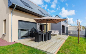 Nice Home In Saint-Méloir-Des-Ondes With Wifi
